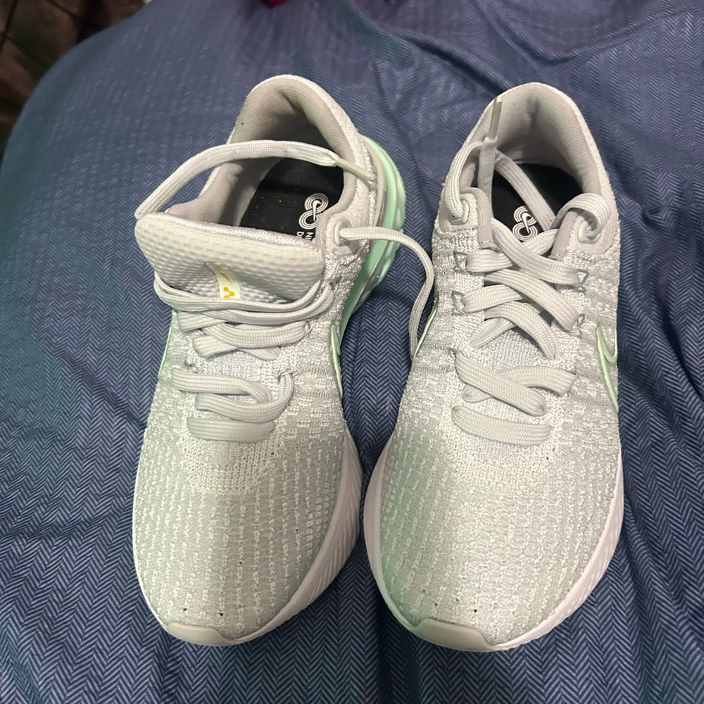 Nike Mint Green Sneakers